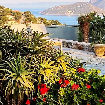 Villa-agave , By The Sea In Porto-rafti Outside Athens Villa